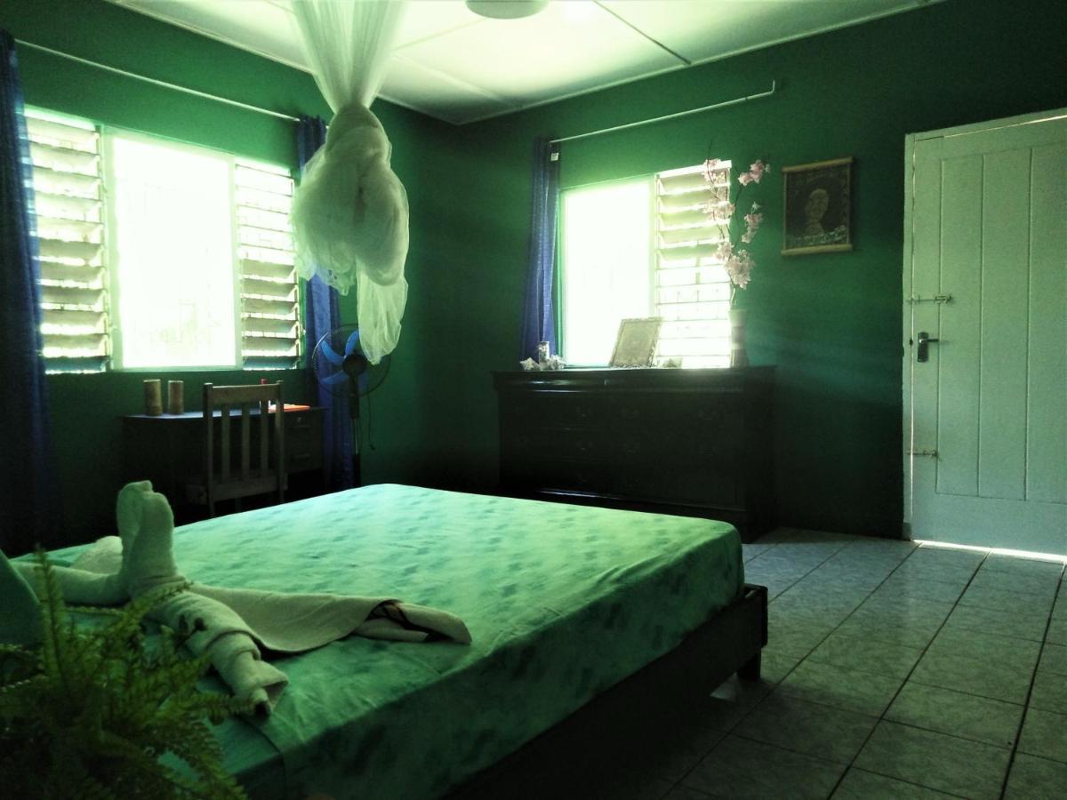 بورت أنطونيو Toga Guest House المظهر الخارجي الصورة