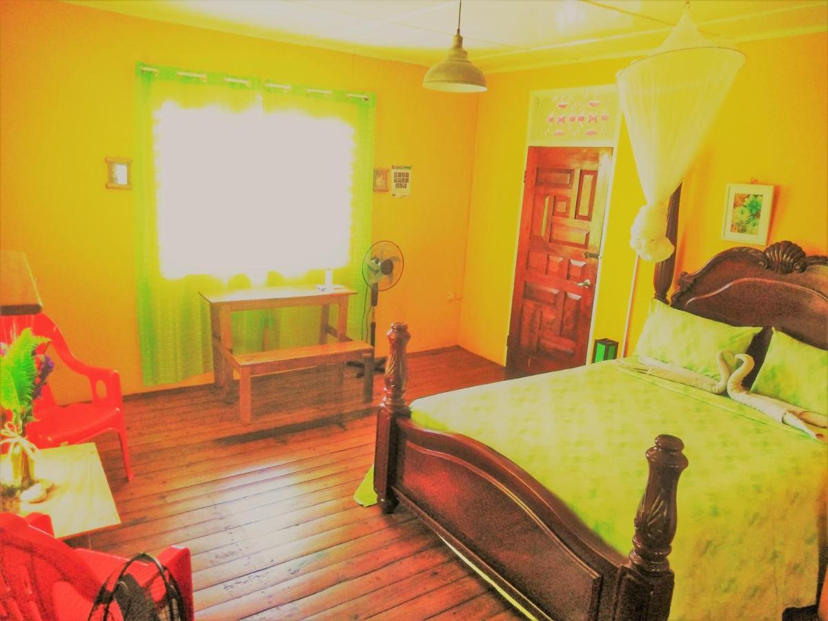 بورت أنطونيو Toga Guest House المظهر الخارجي الصورة