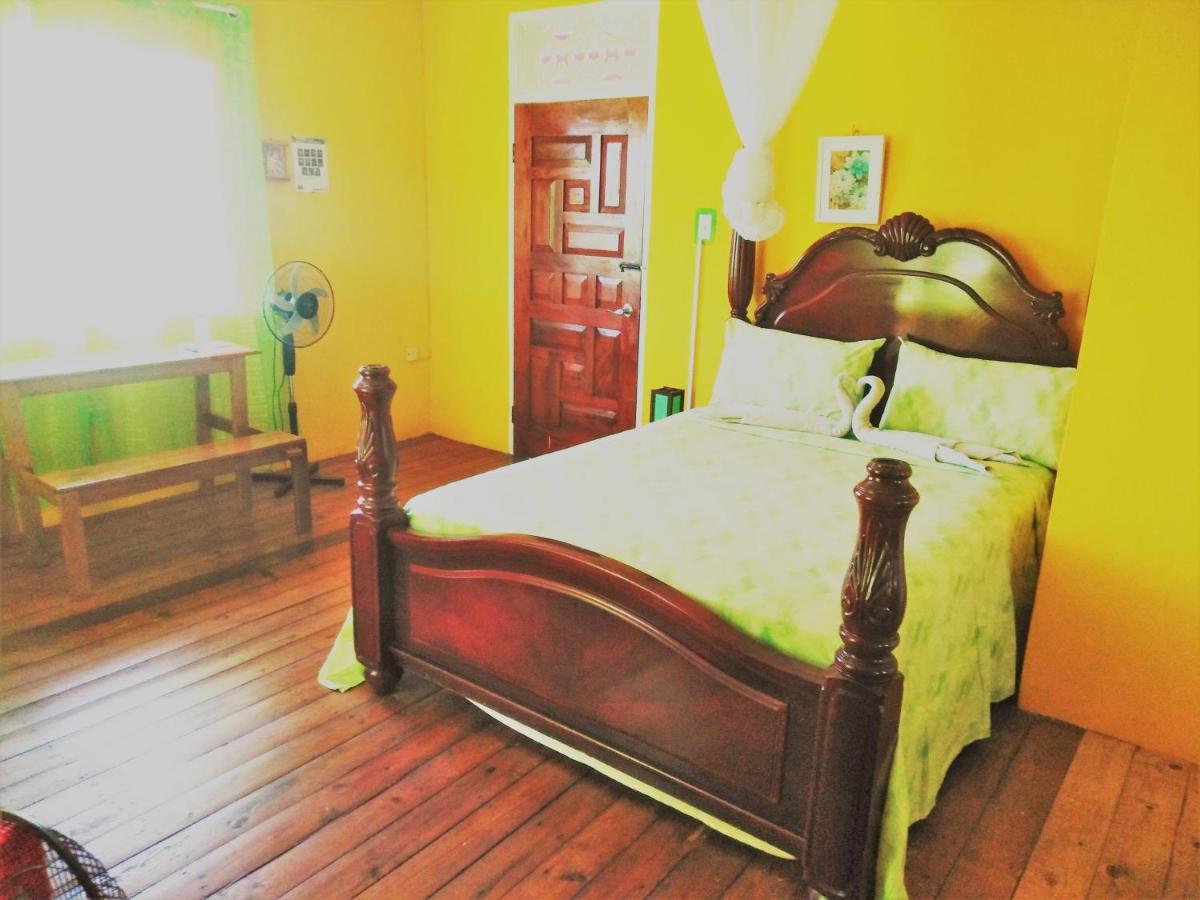 بورت أنطونيو Toga Guest House المظهر الخارجي الصورة