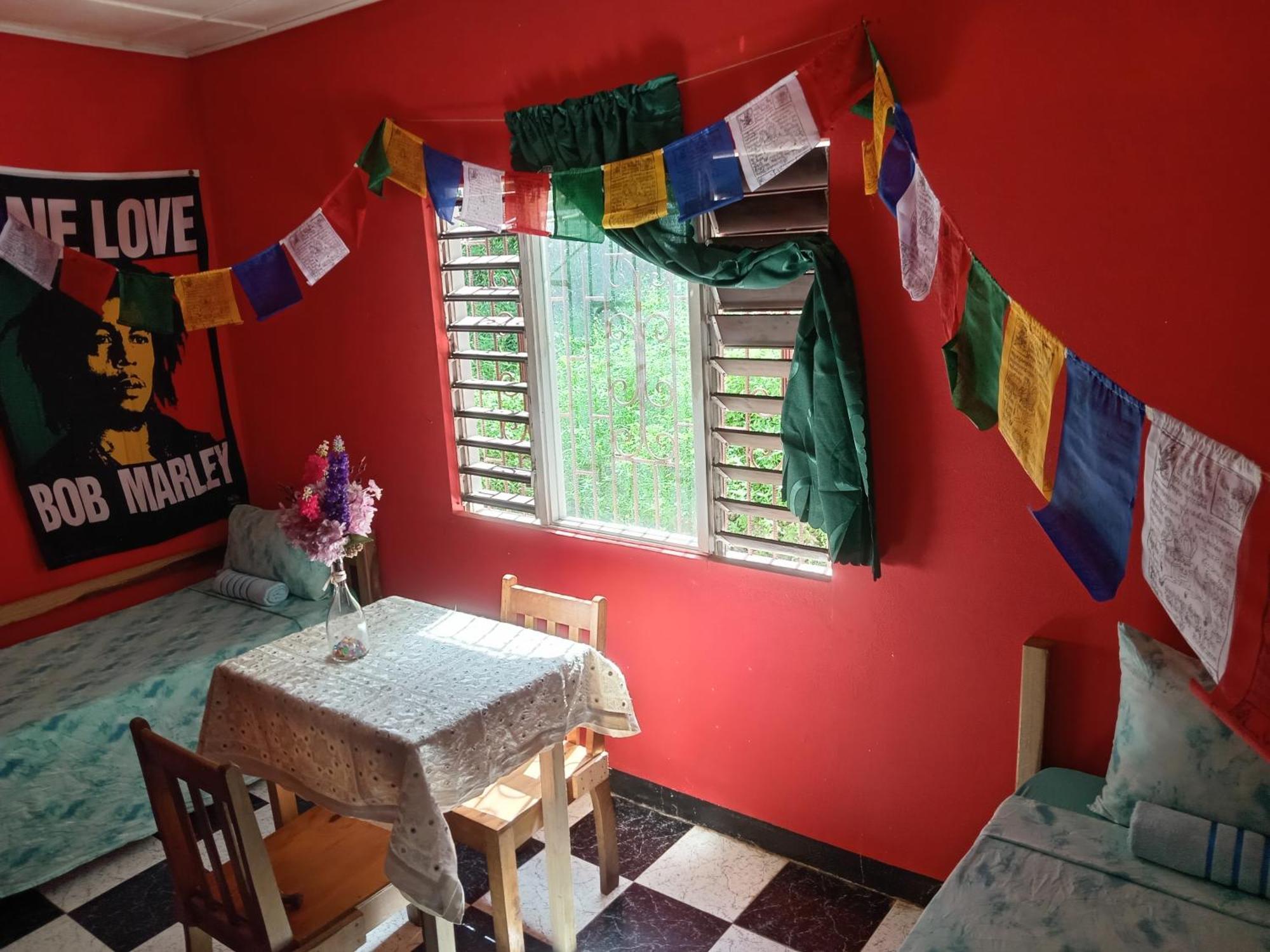 بورت أنطونيو Toga Guest House المظهر الخارجي الصورة
